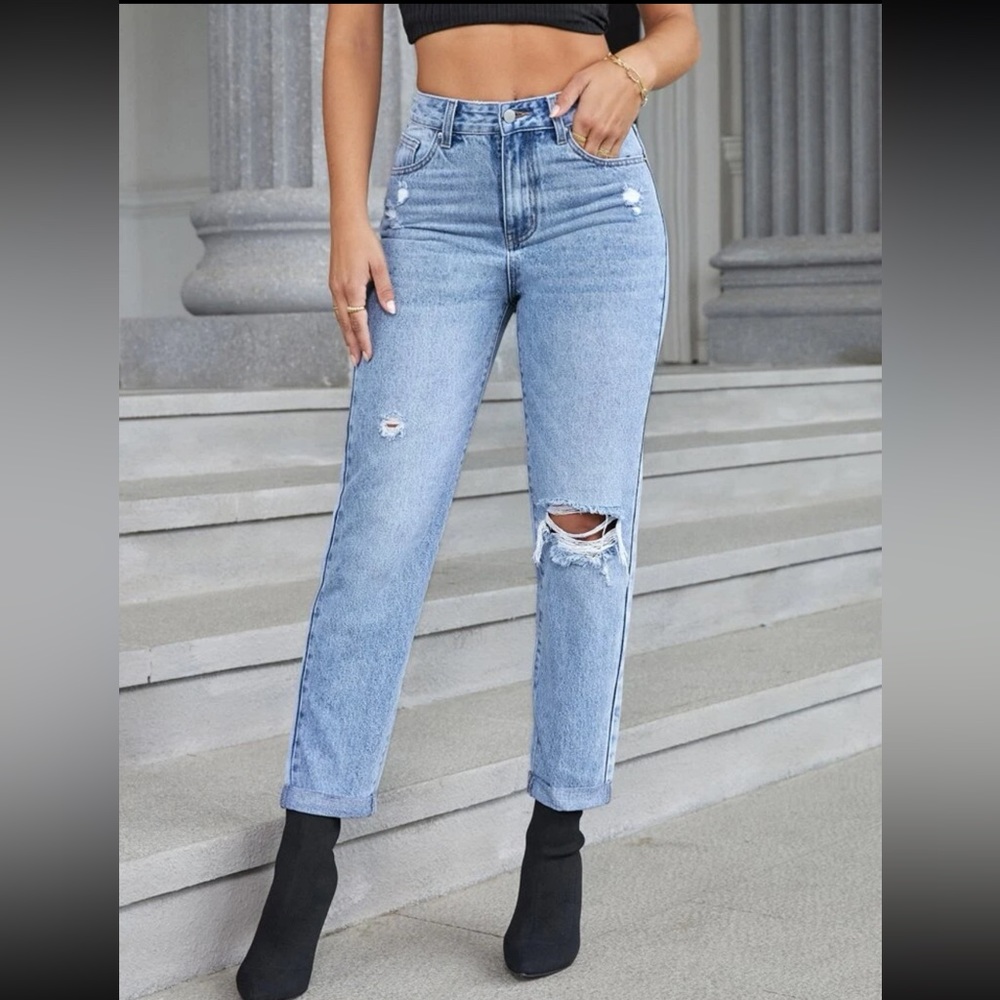 SHEIN ✨ Ripped, rolled up hem jeans, Light wash | L